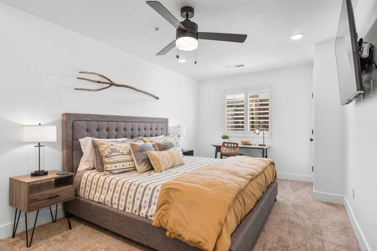 Bedroom 4, Breakaway at Desert Color #91 condo, Washington