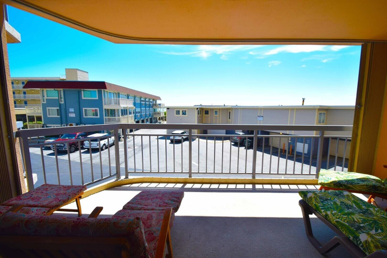 Balcony 2, Fountainhead 209 1 Bedroom Condo by RedAwning, Worcester