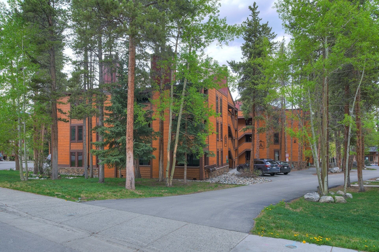 Exterior 2, Motherlode C9 2 Bedroom Condo by RedAwning, Summit