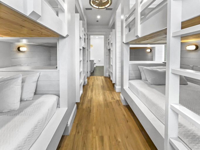 Bedroom 3, Summer Wind 7 Bedroom Home by RedAwning, Walton