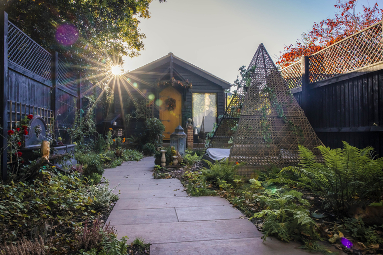 Exterior & Views, Romantic Lodge on Edge of Nature Reserve, Essex