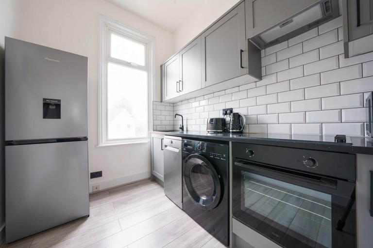 Others 4, Modern Apartment Near Wembley Stadium, London
