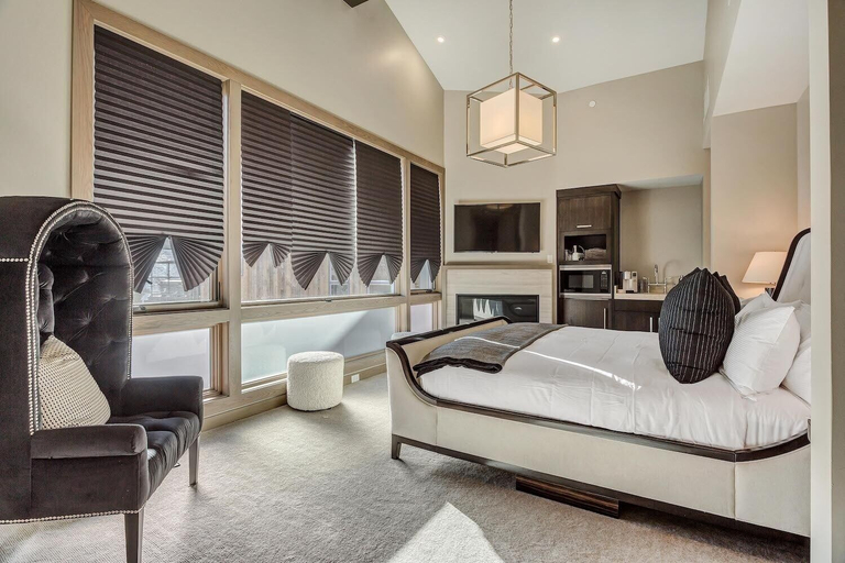 Room 3, Resort Room Hotel Room by RedAwning, Summit