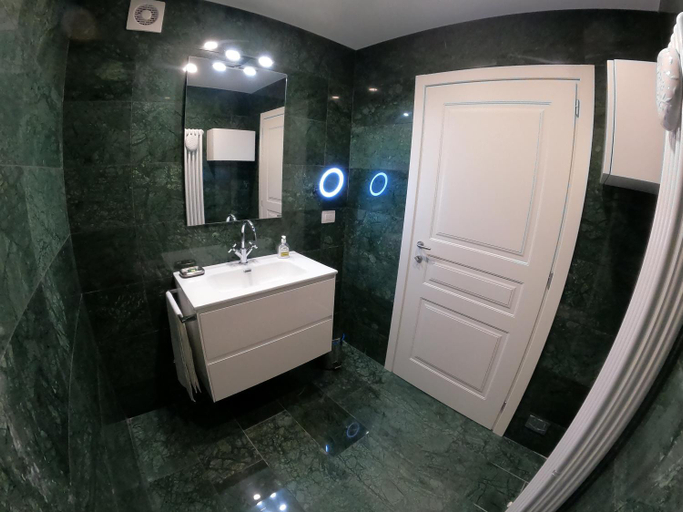 Bathroom 5, La Casa sul Lago Lecco 2, Lecco