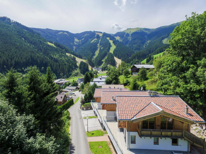 Room 5, Seventeen Schmittental Near ski Lift, Zell am See