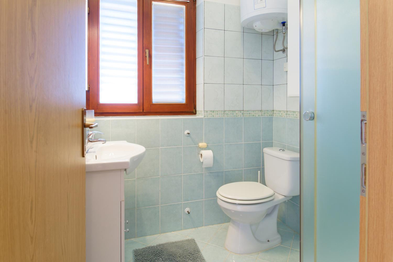 Bathroom 2, Apartments Belvedere by Rent Istria, Buje