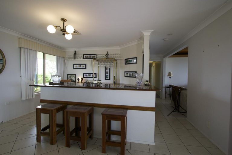 Others 3, Highwood Park B&B Guest Lodge, Caloundra - Rail Corridor