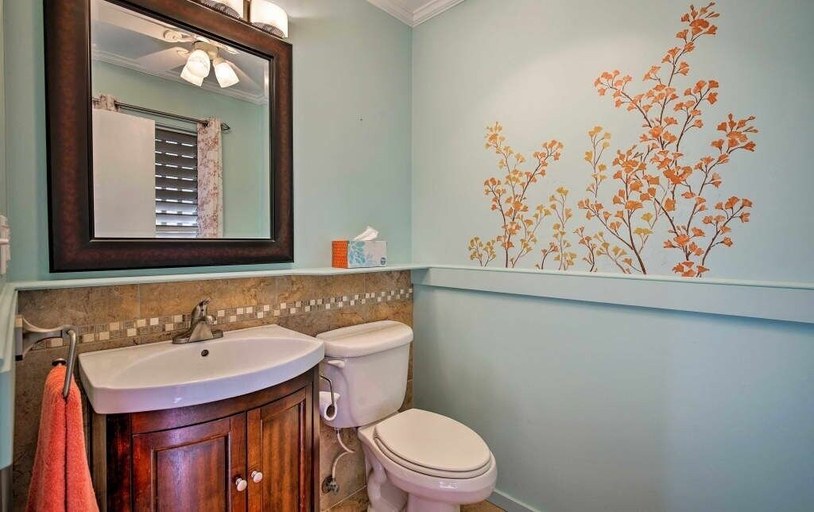 Bathroom 4, OCEAN VIEW 2 BEDROOM DOWNTOWN CONDO 2 Condo by RedAwning, Hawaii