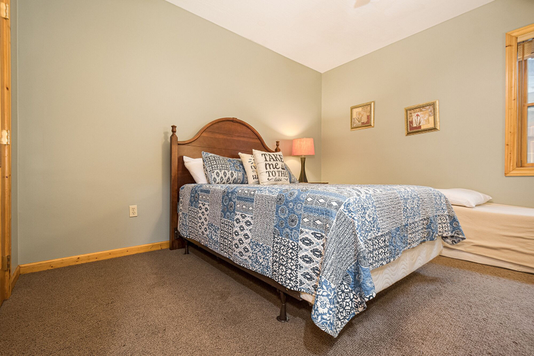 Bedroom 4, No Worries 5 Bedroom House, Garrett