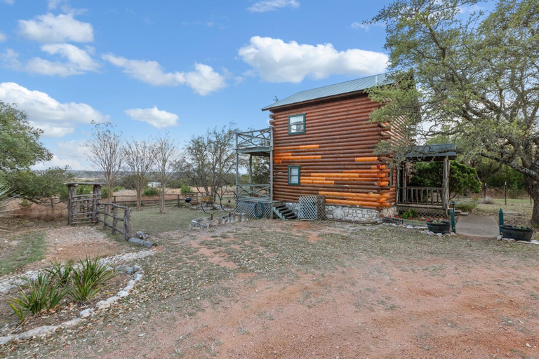 Property grounds 5, Mighty Oak Log Cabin 2 Bedroom Cabin by RedAwning, Gillespie
