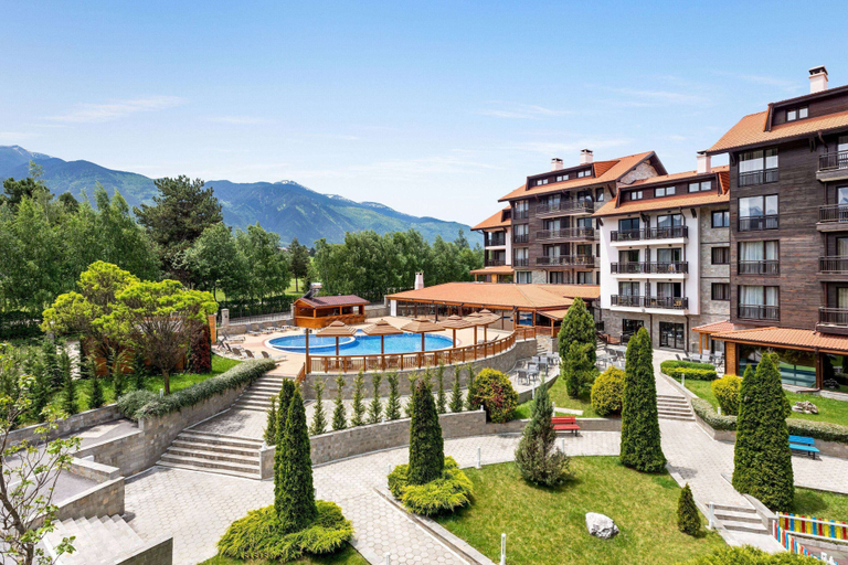 Exterior & Views