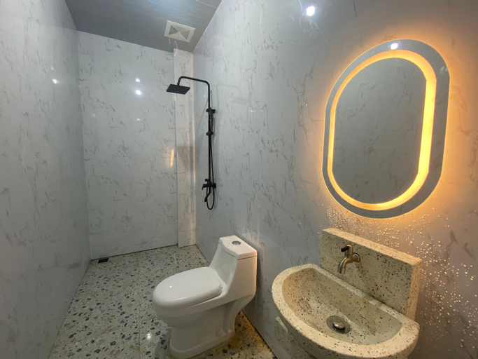 Bathroom 4