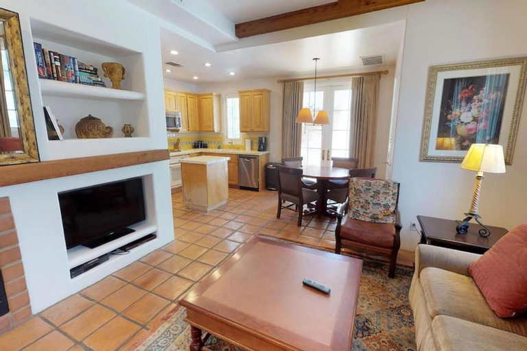 SV103 Spa Villa 1 Bedroom Near to Pool Hot Tub, Riverside