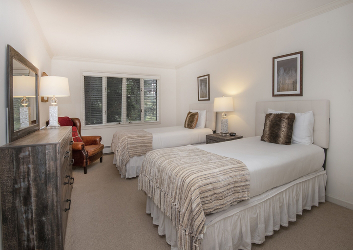 Room 4, Vail Trails East #11a 2 Bedroom Condo by RedAwning, Eagle