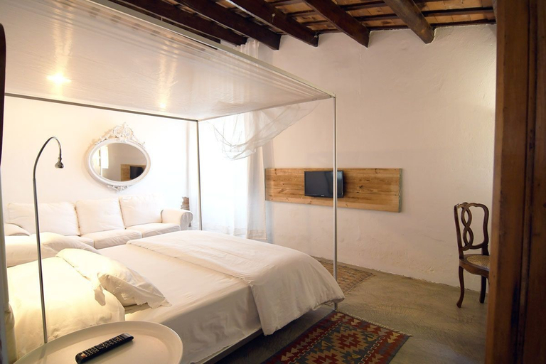 Bedroom 3, Le Rondini, Girona