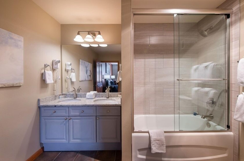 Bathroom 2, Continental Divide View Riverside Condo - Zephyr Mountain Lodge Select-Rated 2510, Grand
