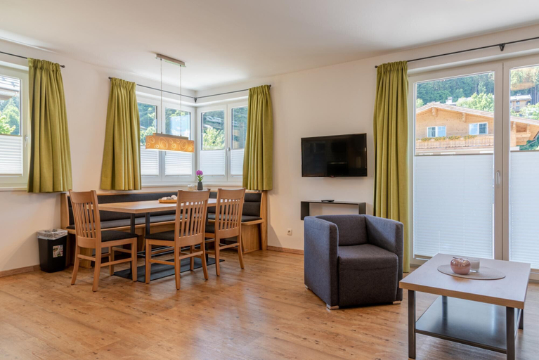 Room 2, Fourteen 2 2 Zell am See S P, Zell am See