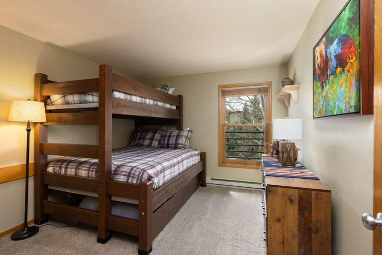 Room 2, 309 Snowdance Manor 2 Bedroom Condo by RedAwning, Summit