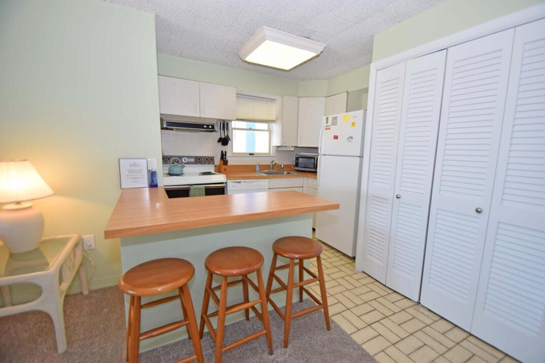 Private kitchen, Alameda 5 2 Bedroom Condo by RedAwning, Worcester