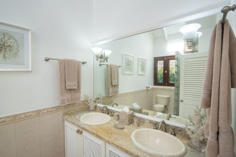 Bathroom 2, Exceptional Beachfront Living - Milord Sunsets 3 Bedroom Home by Blue Sky Luxury