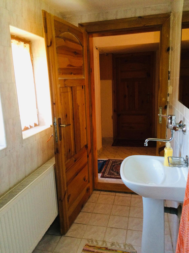 Bathroom 2, Chaty Javorina, Poprad