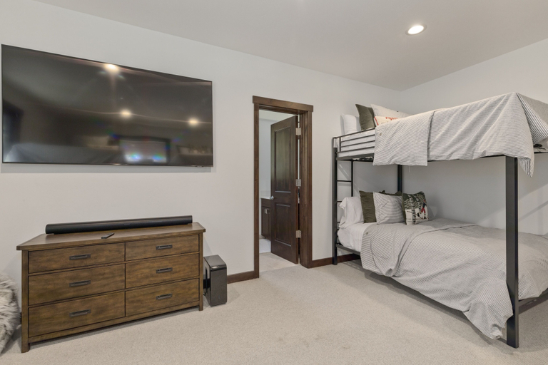 Room 3, Gray Bear #86 4 Bedroom Home by RedAwning, Mono