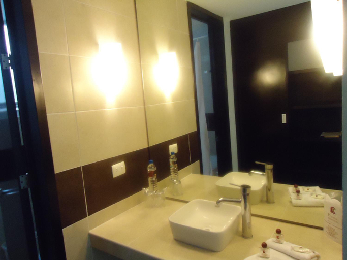 Bathroom 4, Hotel Posada Señorial, San Jerónimo Tecuanipan