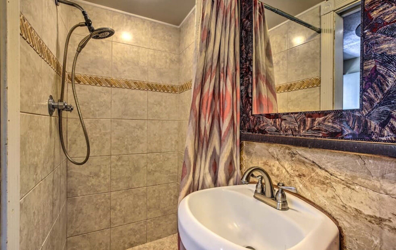 Bathroom, Garden View Studio - Kona Islander Inn Condos Condo by RedAwning, Hawaii