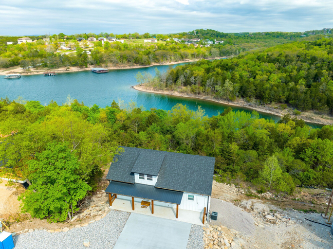 Exterior & Views 2, Majestic On Tablerock 5 Bedroom Home by RedAwning, Taney