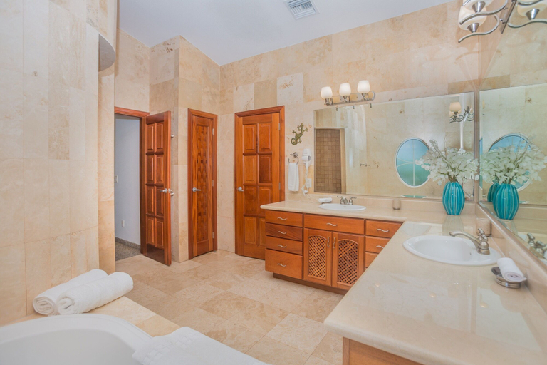 Bathroom 4, Lawson Rock - Yellowfish 211 2 Bedroom Condo by RedAwning, Roatán