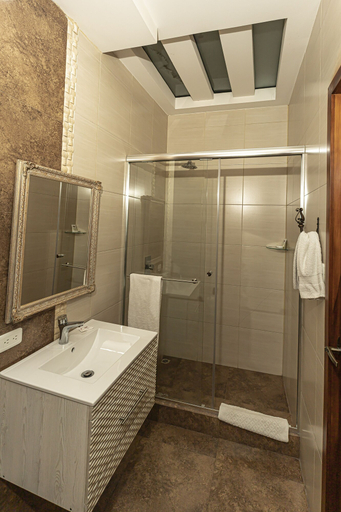 Bathroom 3, Hotel Azul de la Plaza, Cuenca