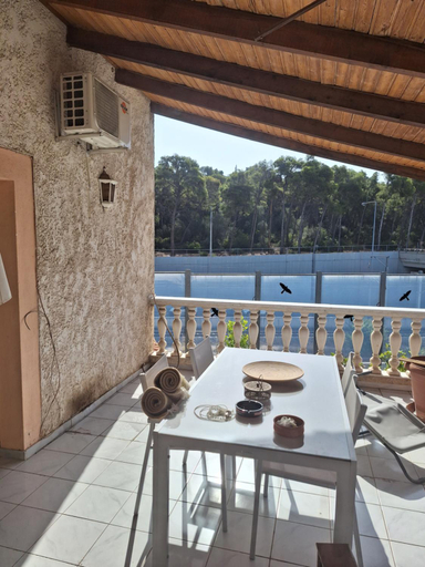 Others 3, Rooms renovated climate 200 meter from metro Pallini 20 min with train and bus 24 hours please don't, Attica