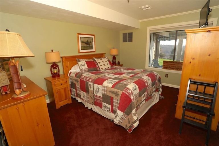 Seven Springs 1 Bedroom Premium Condo, Walking Distance to Slopes by RedAwning - Save 10% on 3 Nights, 15% on 5 Nights!, Somerset
