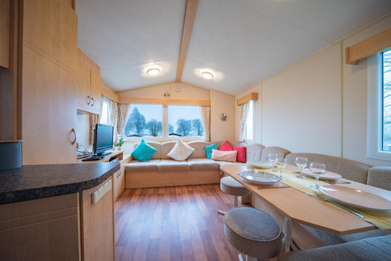 Interior 5, Newton Stewart-sleeps 6-pool-parking-pet Friendly, Dumfries and Galloway