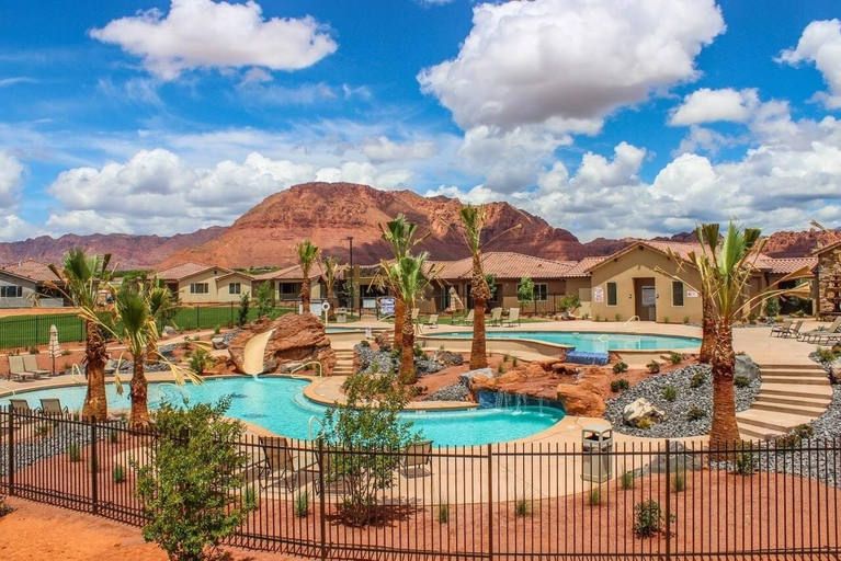 Sport & Beauty 5, Desert Solitaire #101 6 Bedroom Townhouse, Washington