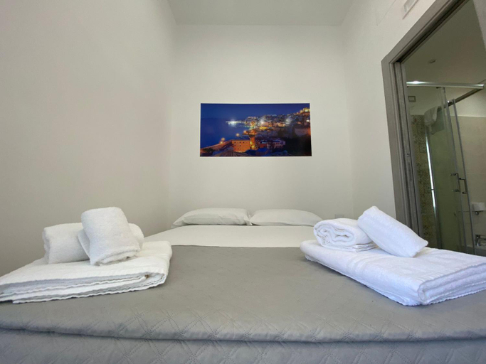 Others 5, Residenza Baffra, Latina