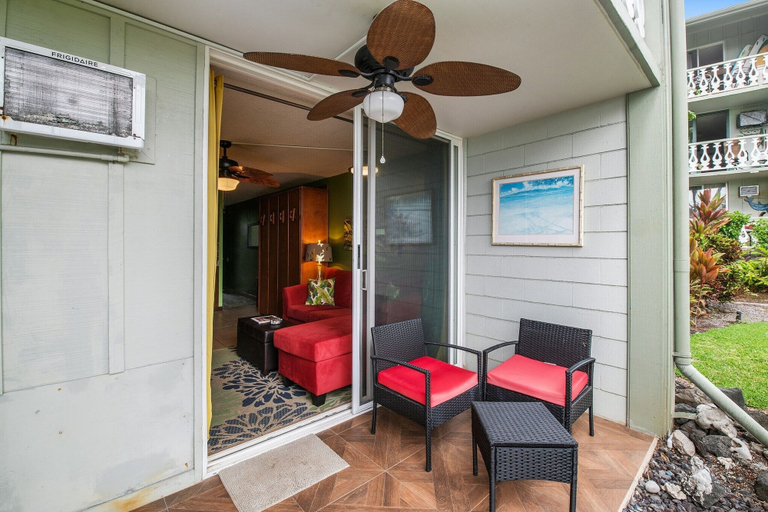 Exterior & Views 2, Outstanding Oceanfront Studio - Kona Islander Inn Condos Condo by RedAwning, Hawaii