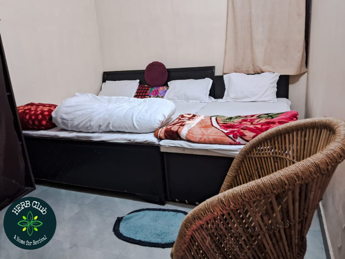 Bedroom 5, Goroomgo Herb Club Homestay Bhimtal , Nainital