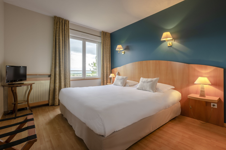 Bedroom 2, Auberge du Poids Public, Haute-Garonne
