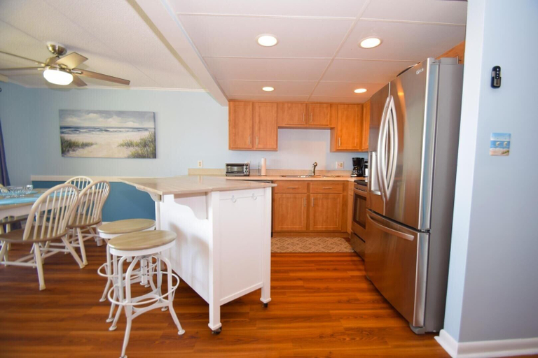 Private kitchen 5, Thunder Island 109c 2 Bedroom Condo by RedAwning, Worcester