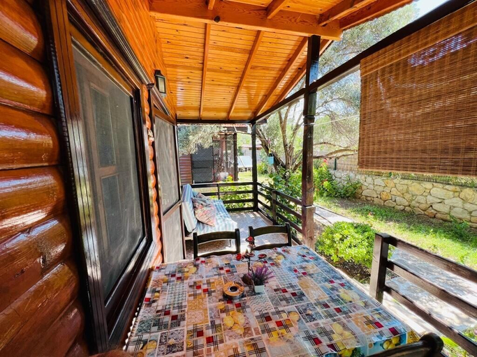 Terrace/patio 3, Ovabuku Ahsap Evler, Datça