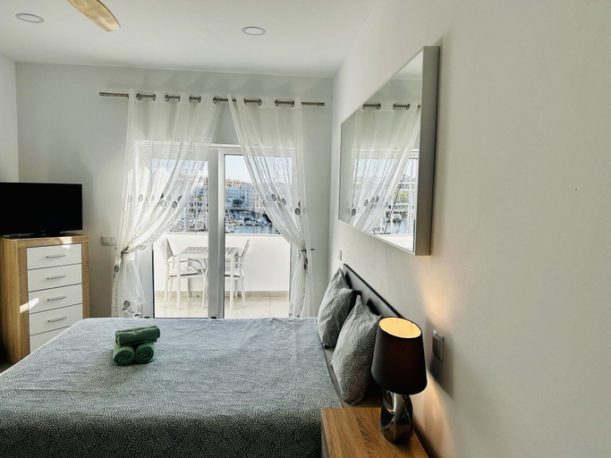 Room 5, Studio apt With Spectacular Views of Lagos Marina, Lagos
