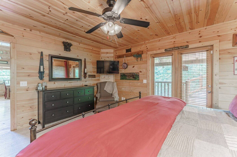 Bedroom 2, Powdermill Hill Cabin 3 Bedroom Cabin by RedAwning, Sevier