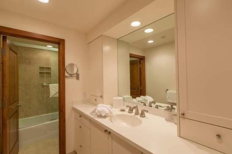 Bathroom 3, Northwoods Private Condo with Easy Ski-In Ski-Out Access by RedAwning, Eagle