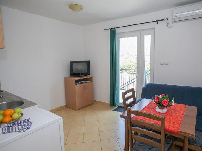 Others 5, Daria Apartments