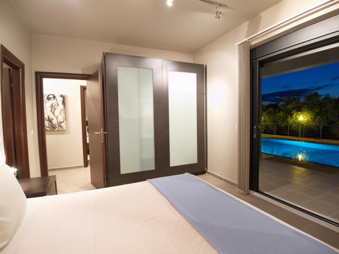 Bedroom 2, Villa Kallisto in Almyrida, Crete
