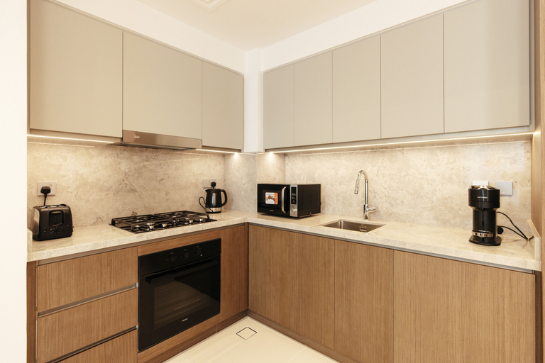 Others 3, Luxurious Waterfront 1BR with Sea Views, Dubai