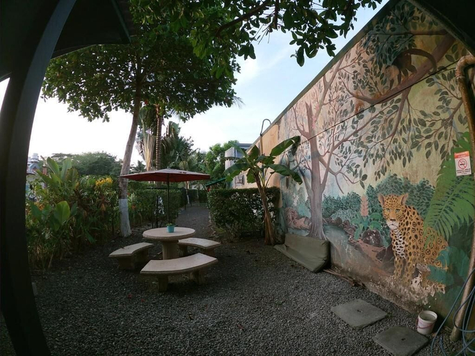 Others, Hotel Perico Azul, Garabito