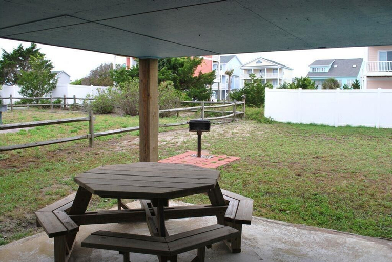 Balcony 5, The Lee Cottage 3 Bedroom Home by RedAwning, Brunswick