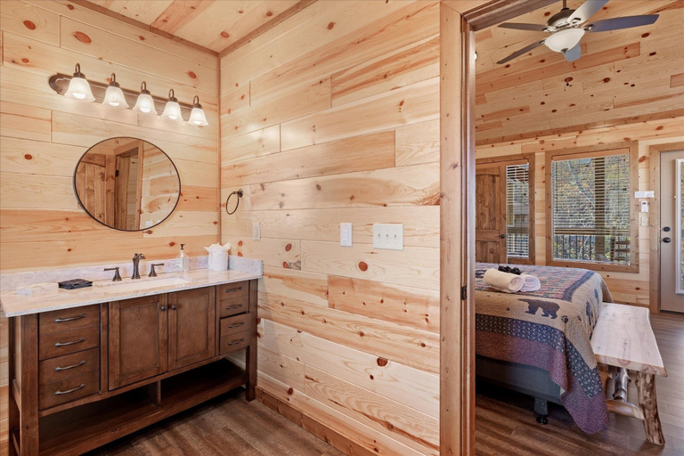 Others 3, Smokey Treats 5 Bedroom Cabin by RedAwning, Sevier